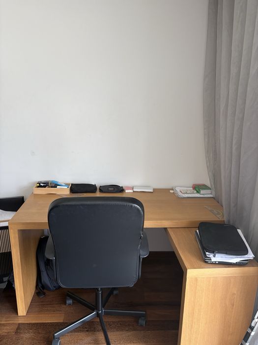 Secretaria e cadeira