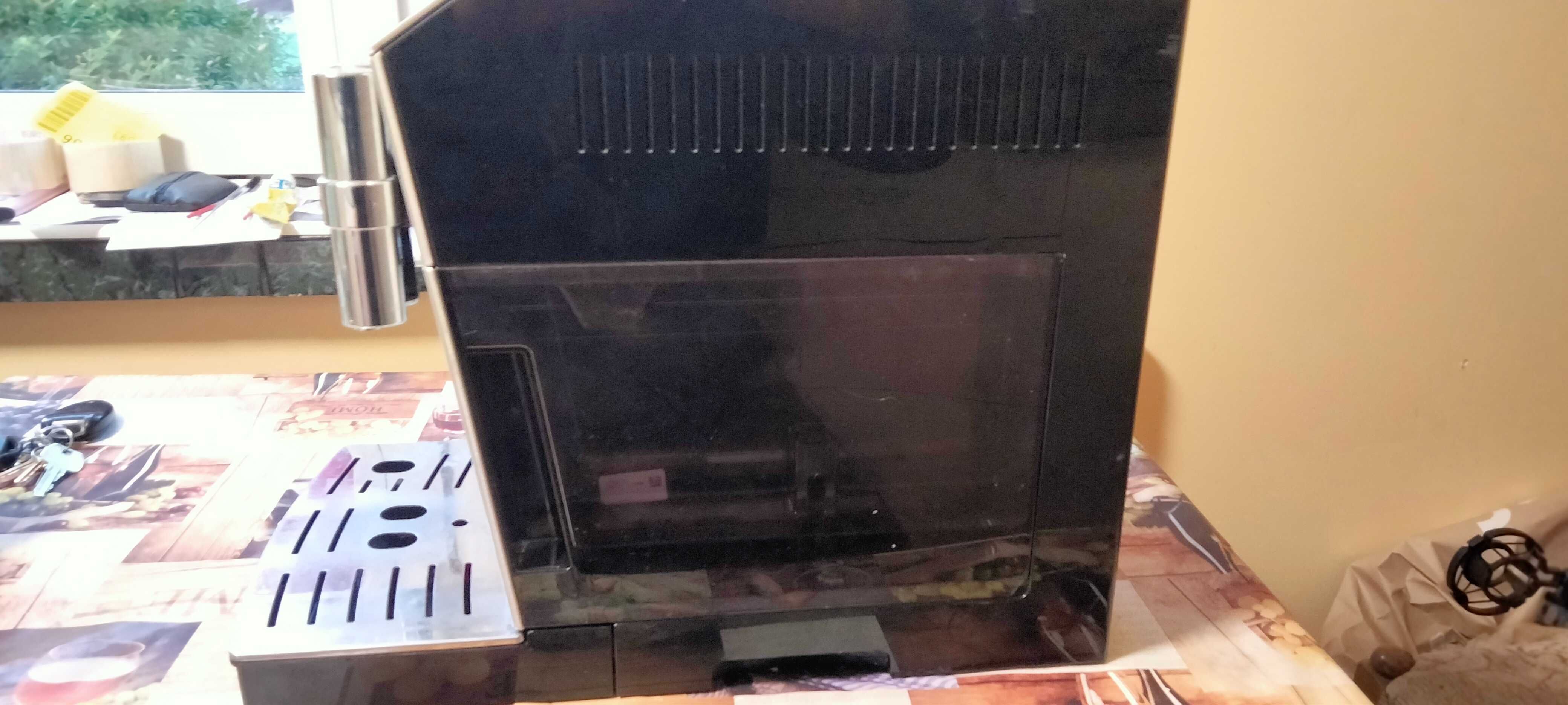 Ekspres do kawy Delonghi Primadonna S