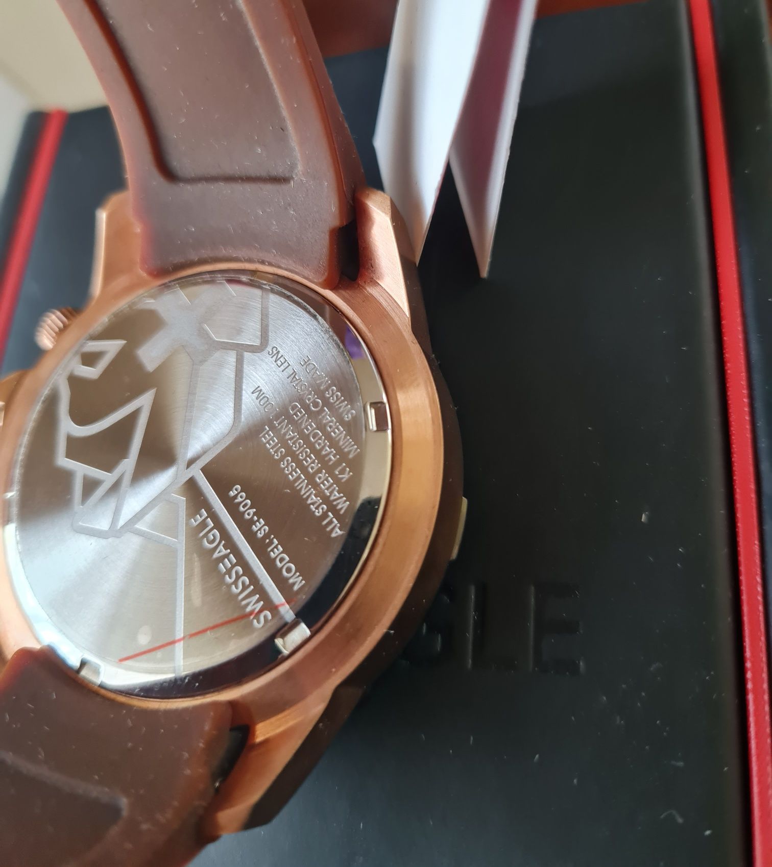 Zegarek Swiss Eagle Nowy
Herzog Brun/Gummi Ø45 mm
Ref. SE-9065-0B