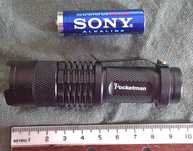 Lanterna tactica Led POCKETMAN,  bolso, pilha AA Envio dia seguinte