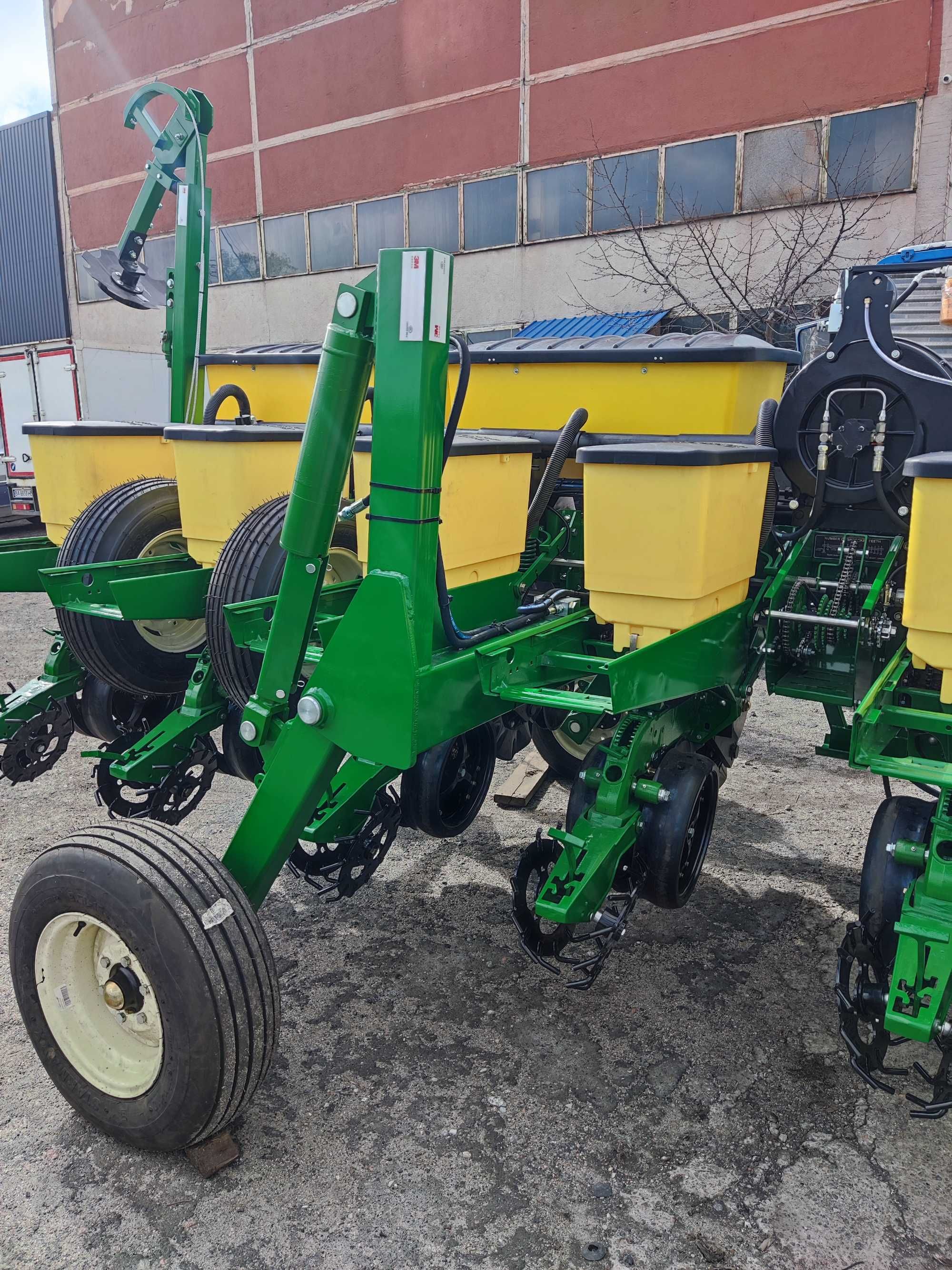 Сіялка пневматична точного висіву John Deere 7200