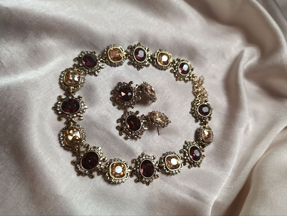 Шикарний комплект прикрас із камінням у вінтажному стилі