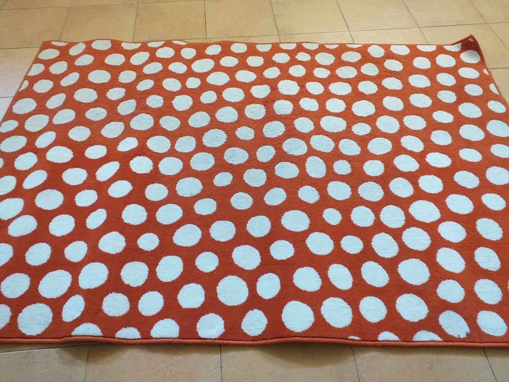 Carpete laranja e branca 1,90m×1,30m