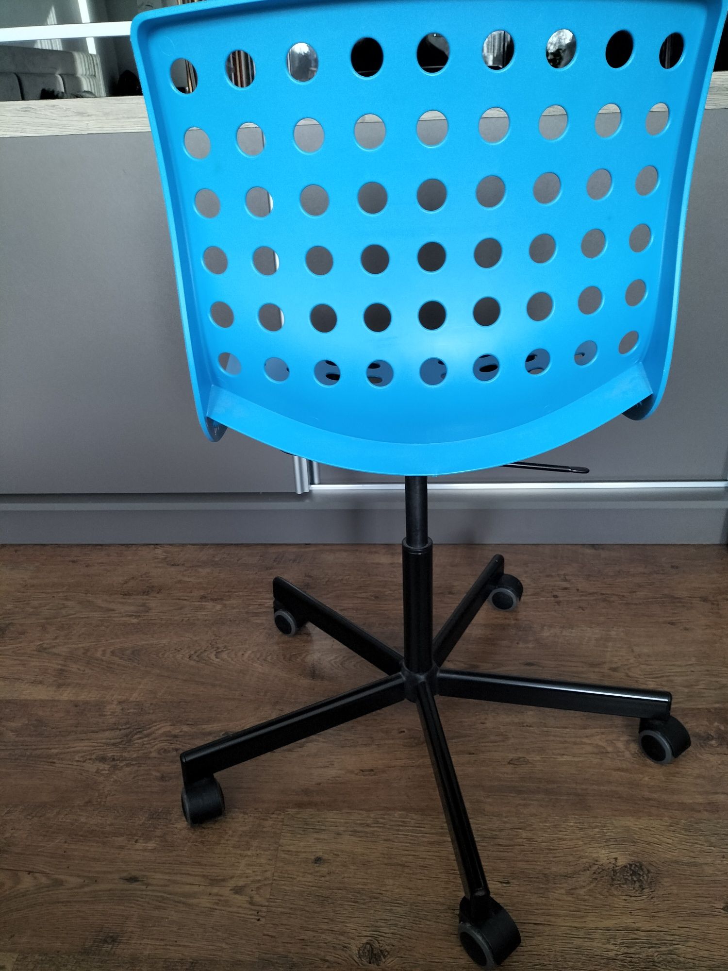 Krzesło obrotowe do biurka kolor niebieski Ikea