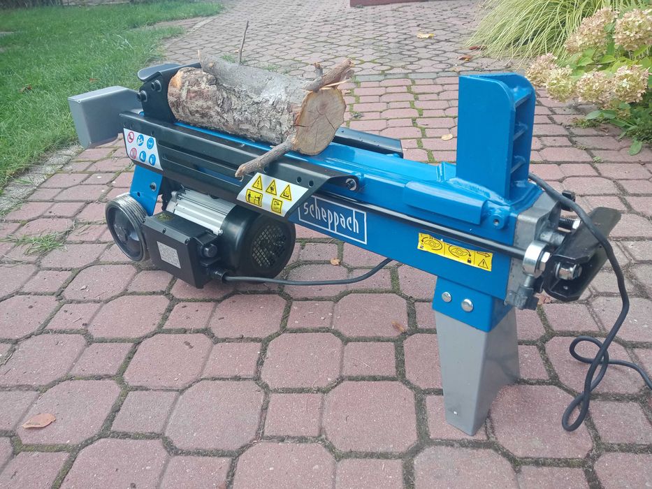 Wynajem łuparki rozłupywarki  7 ton nacisku Wypożyczalnia URSUS