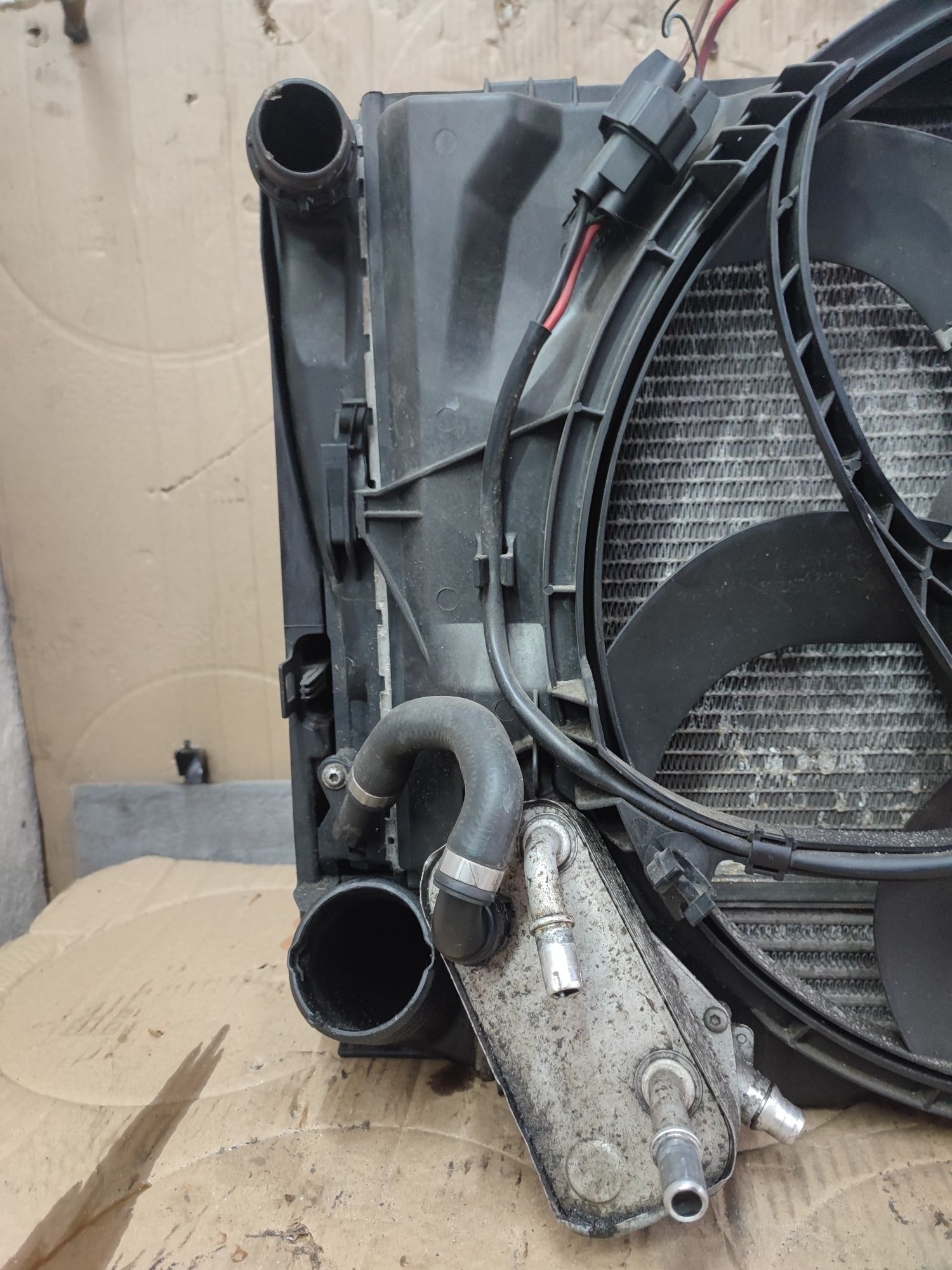 Komplet chłodnic chłodnica  wody wentylator BMW e90 E91 automat