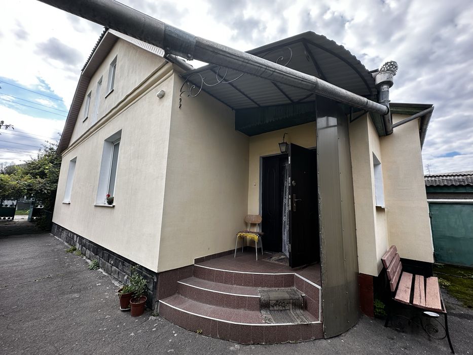 Продам будинок у м. Красилів