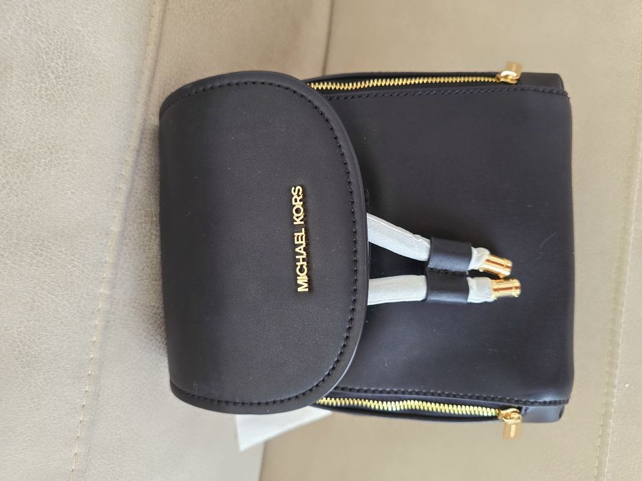 Mochila Michael kors- nova com etiquetas