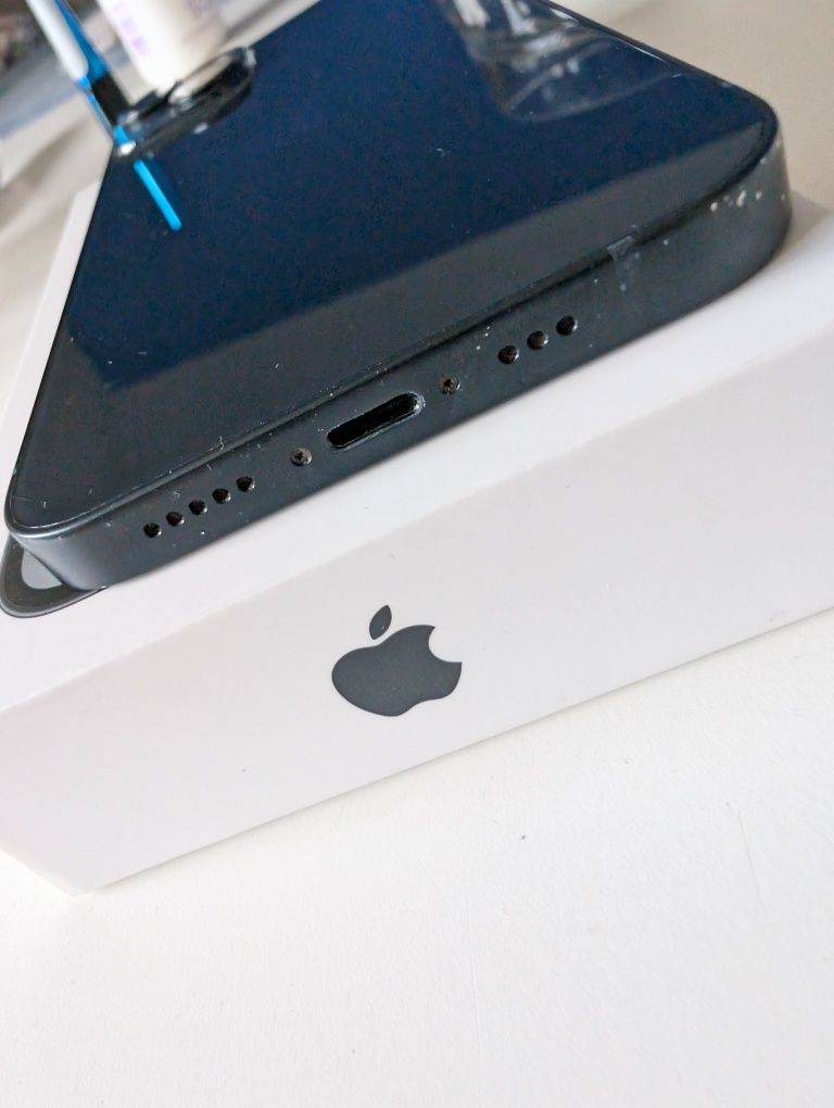 IPhone 14 128 GB, 85% baterii