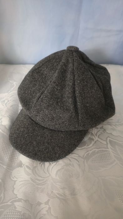 Klasyczna czapka newsboy elegancja i styl w jednym!