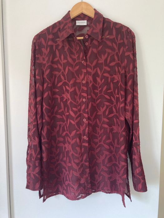 Camisa mangas compridas com rachas laterais