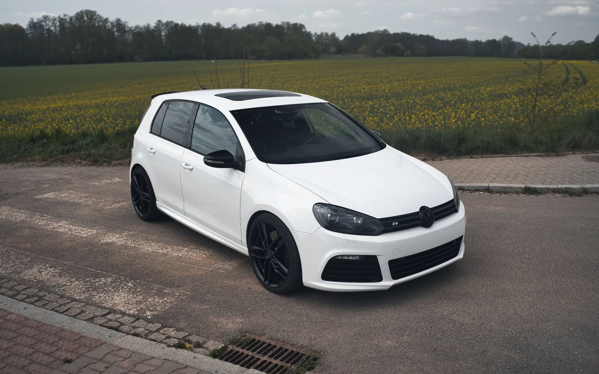 Volkswagen Golf stan idealny, nowy lakier