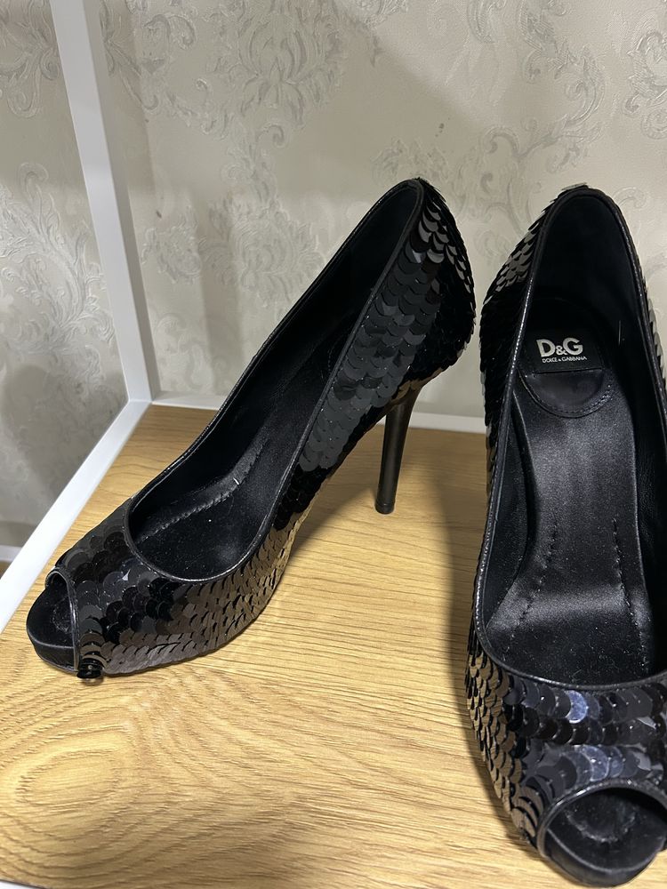 Туфлі Dolce&Gabbana.