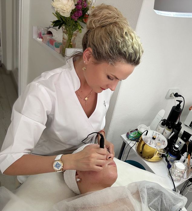 Косметолог Київ Голосіівський