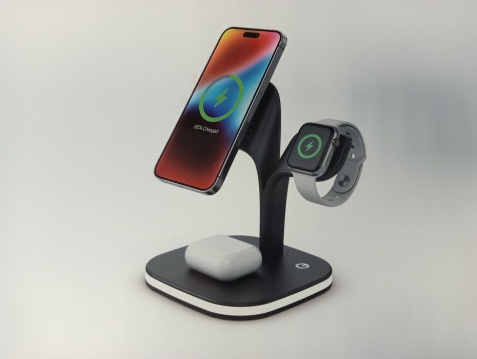 Ładowarka indukcyjna do iPhone poświetlana