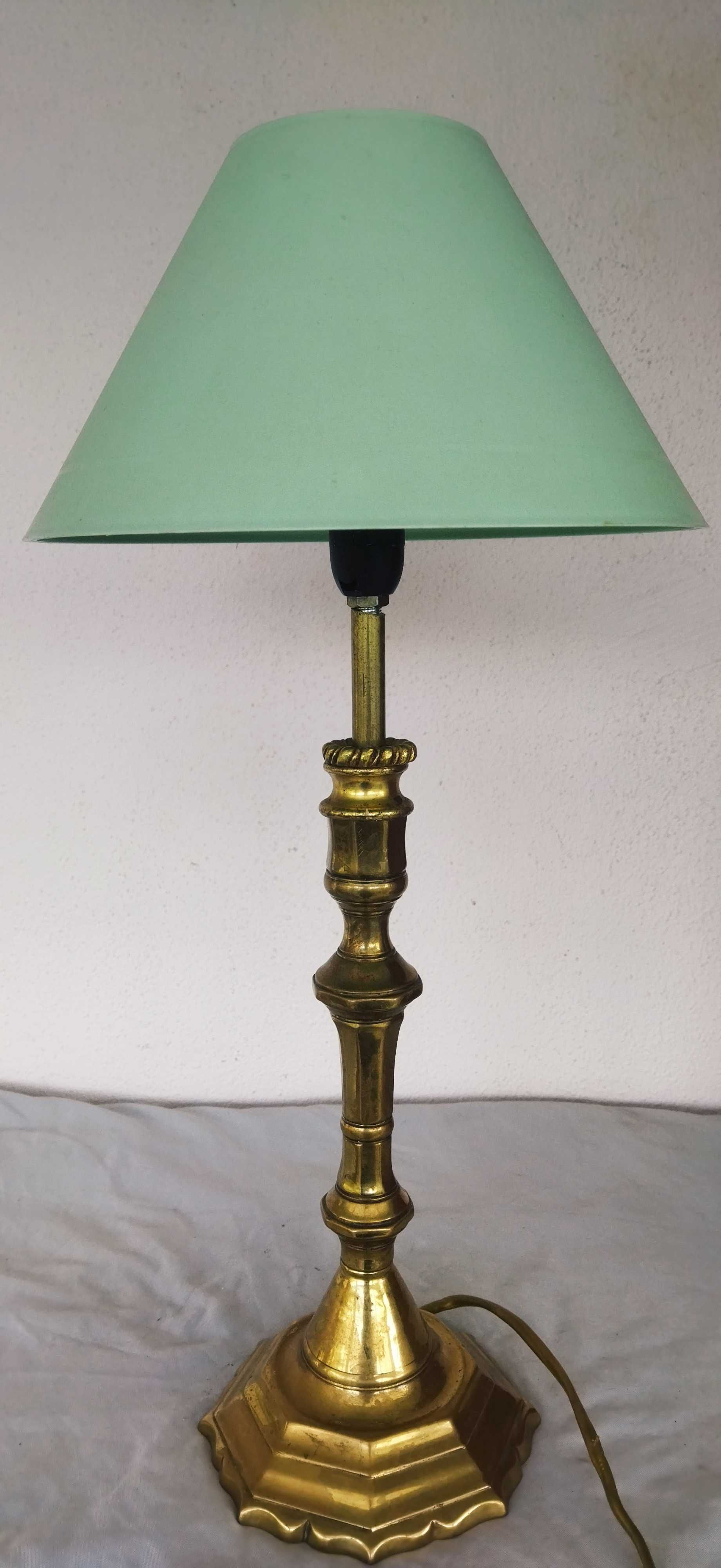 Лампа бронзовая,настольная.Зеленый абажур.50×22 см.Франция