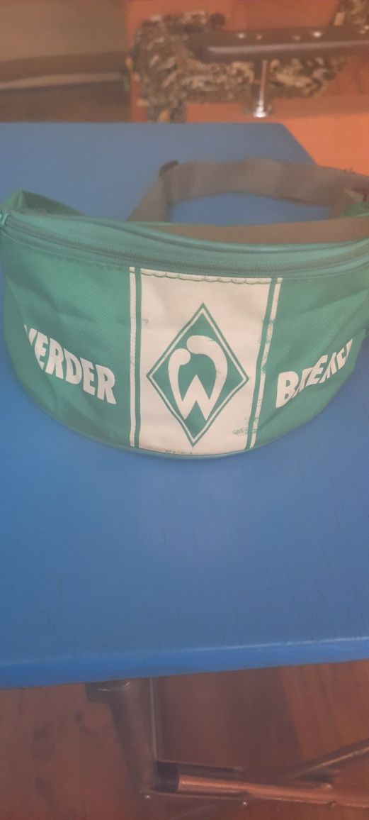 Фирменная сумочка на пояс Werder Bremen.