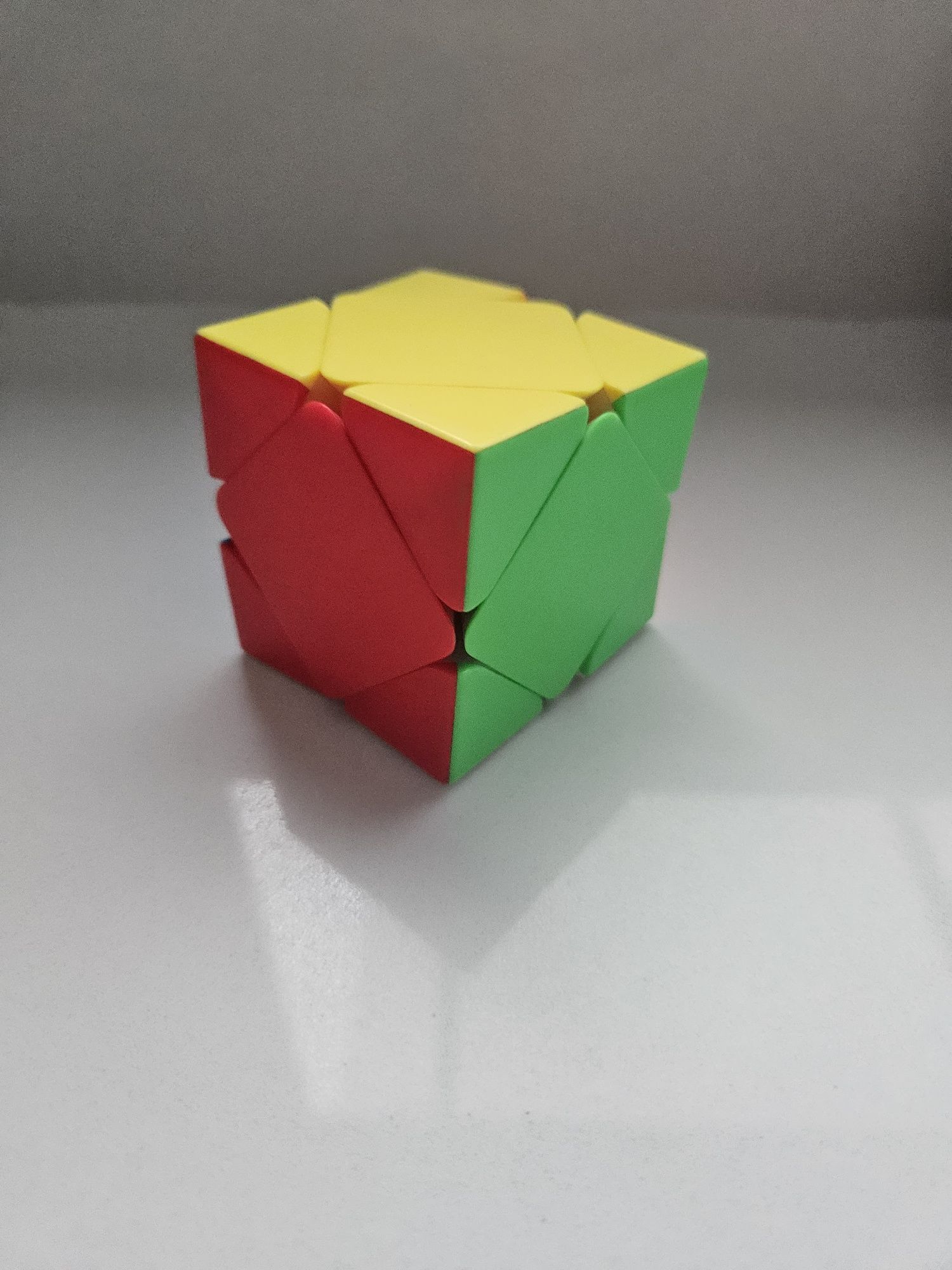 Cubo mágico skewb da moyu