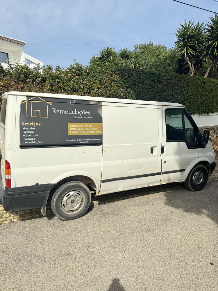 Pedreiros e todos os serviços em construçao e Remodelaçâo , pinturas .