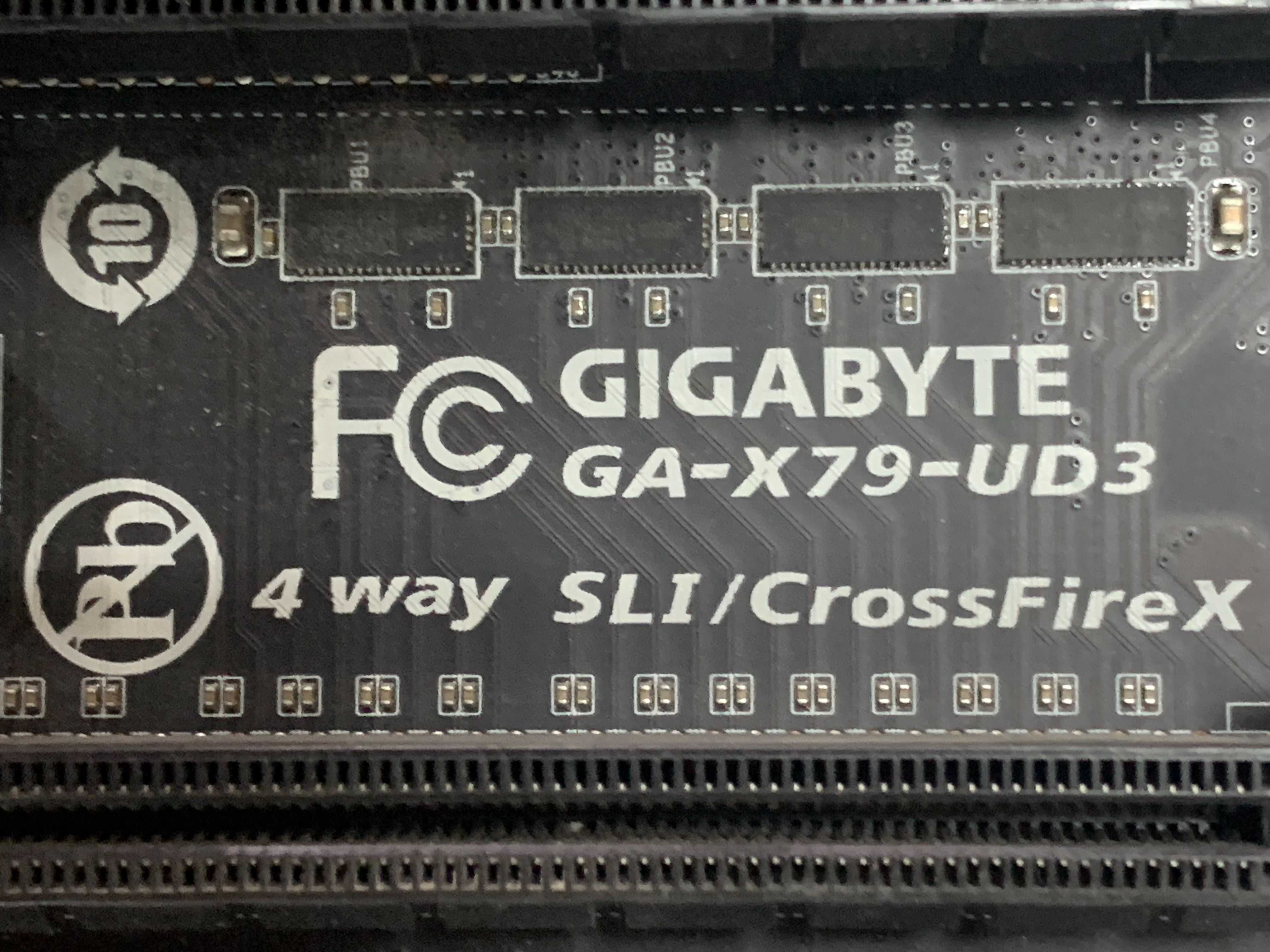Материнська плата Gigabyte  GA-X79-UD3  в наборі