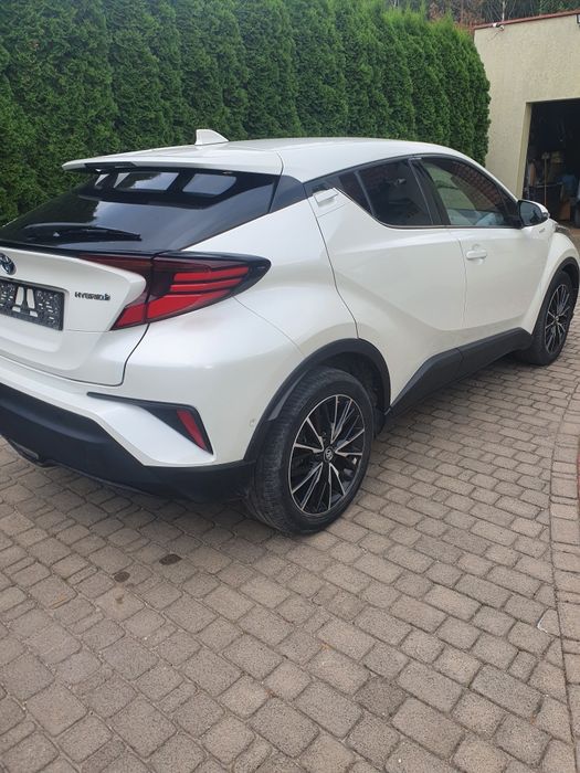 Sprzedam Toyotę C-HR Executive Faktura VAT