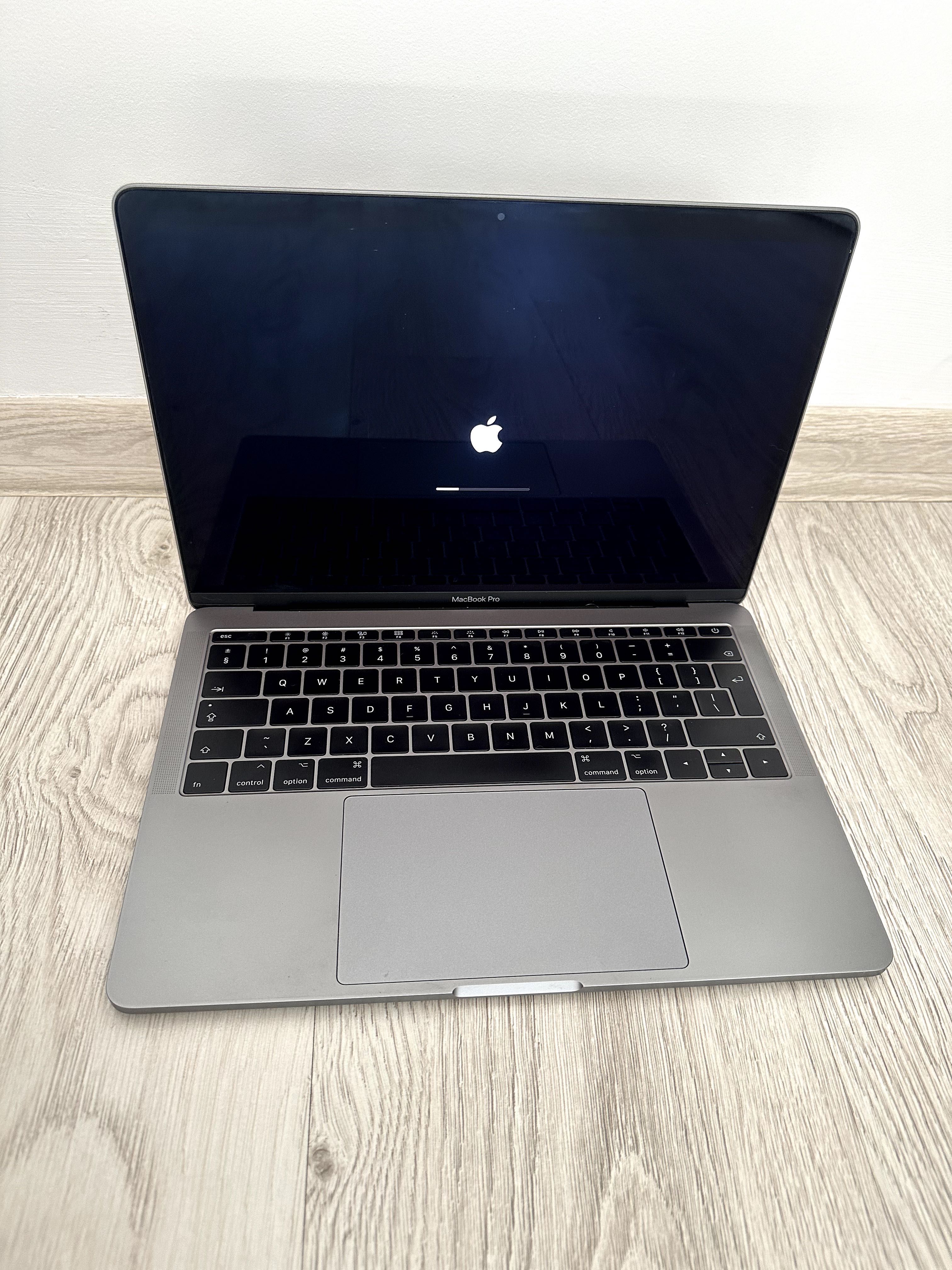 Macbook Pro 13 cali 2017 rok