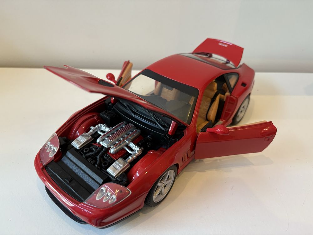 Model Ferrari 550 Maranello 1:18 HotWheels (bburago maisto welly)