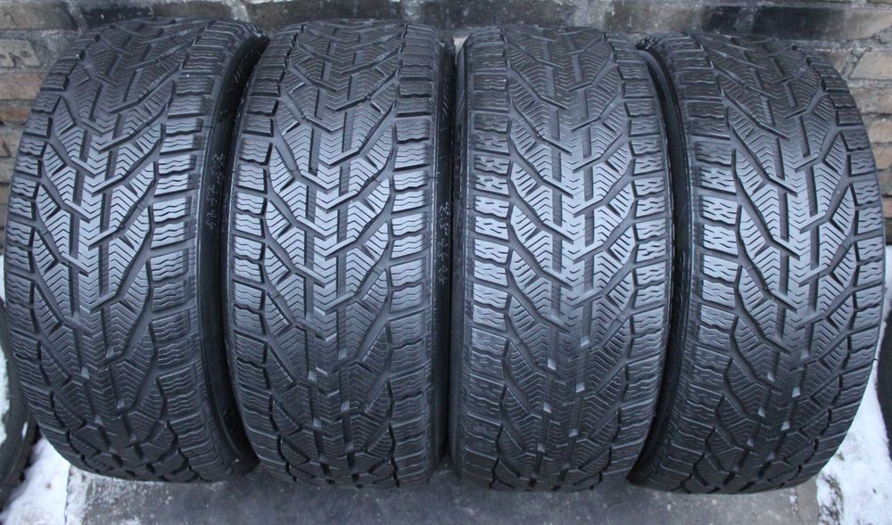 Зимові шини, зимова резина 235/45/R18 Tigar Winter