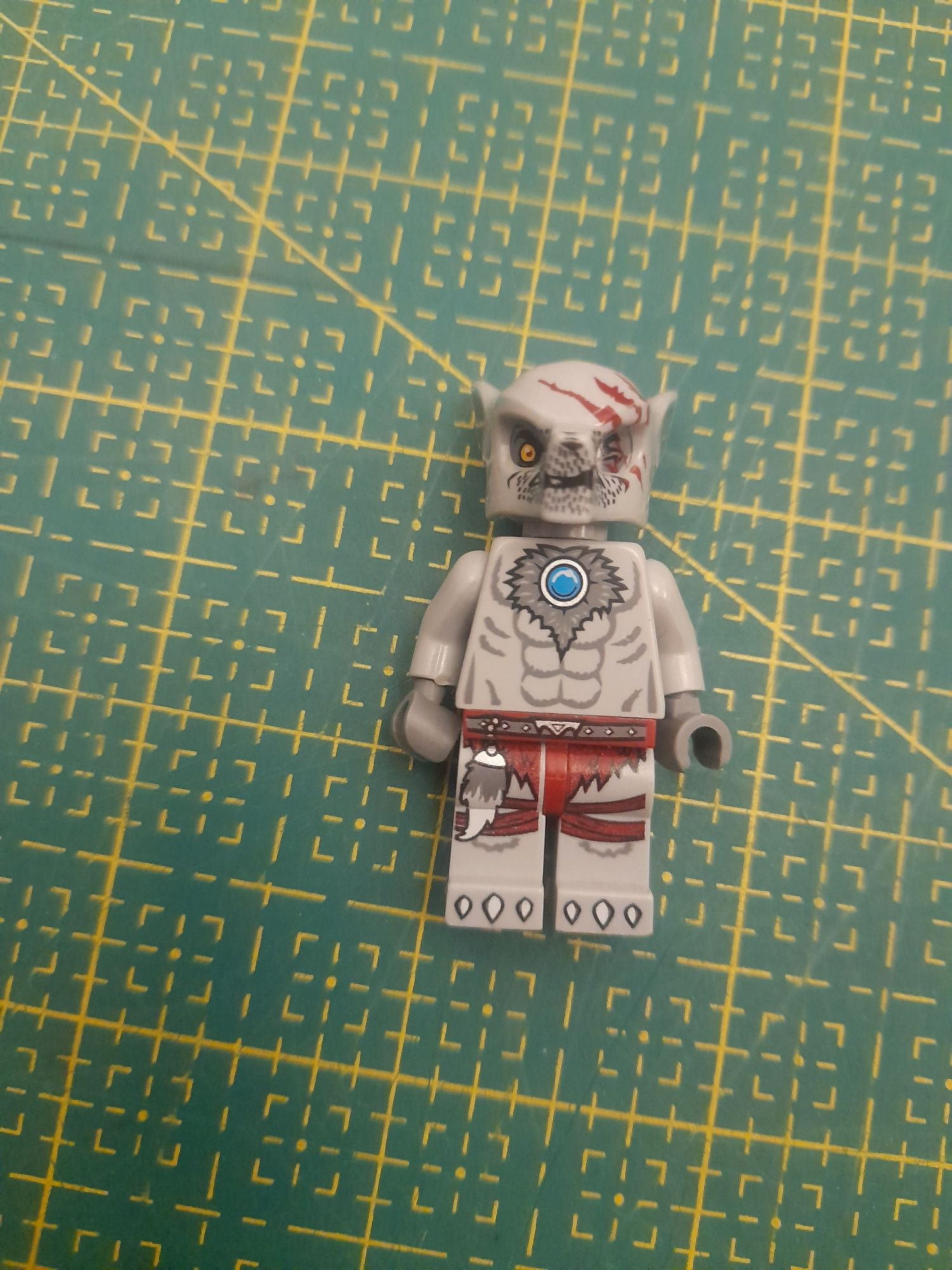 Zestaw 9 figurek lego i kompatybilnych - chima + brelok + dodatki