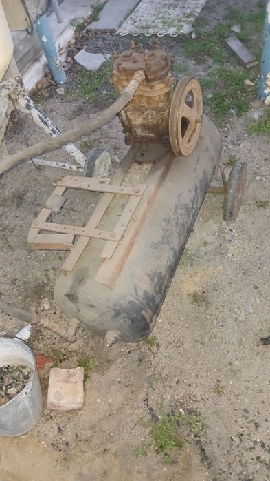 Продам компресор