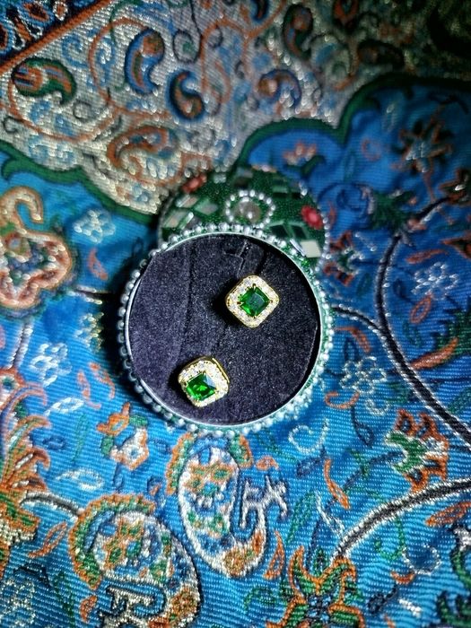 Срібні сережки з позолотою, камені цирконії в інших муассаніт позолота