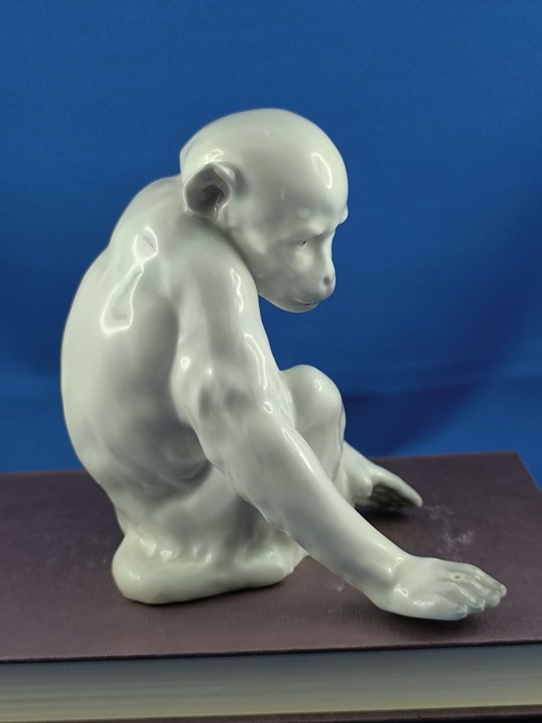 Małpa Gebruder Heubach Lichte Turyngia XIX/XXwiek  #porcelana
