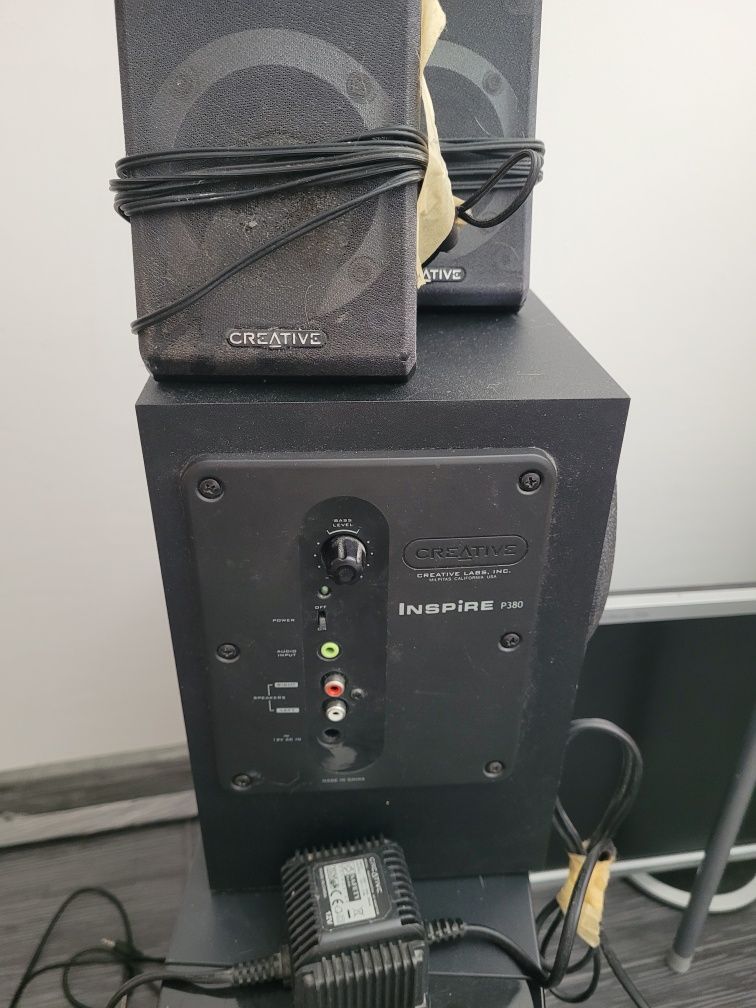 Komputer stacjonarny + monitor + głośniki