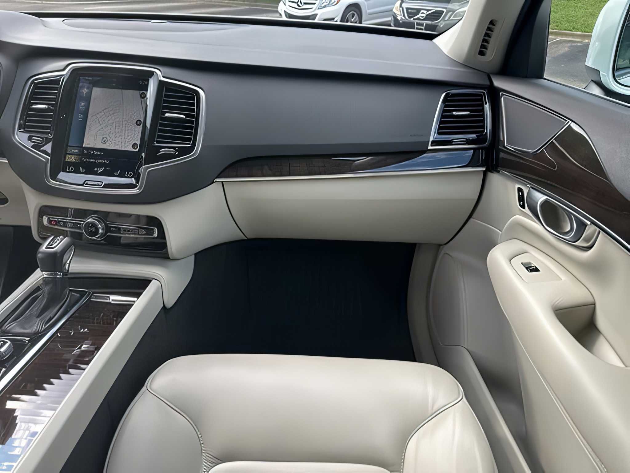 2018 Volvo XC90 T6