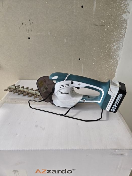 Nożyce akumulatorowe do trawy Makita UM165D