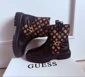 Botki orlis guess