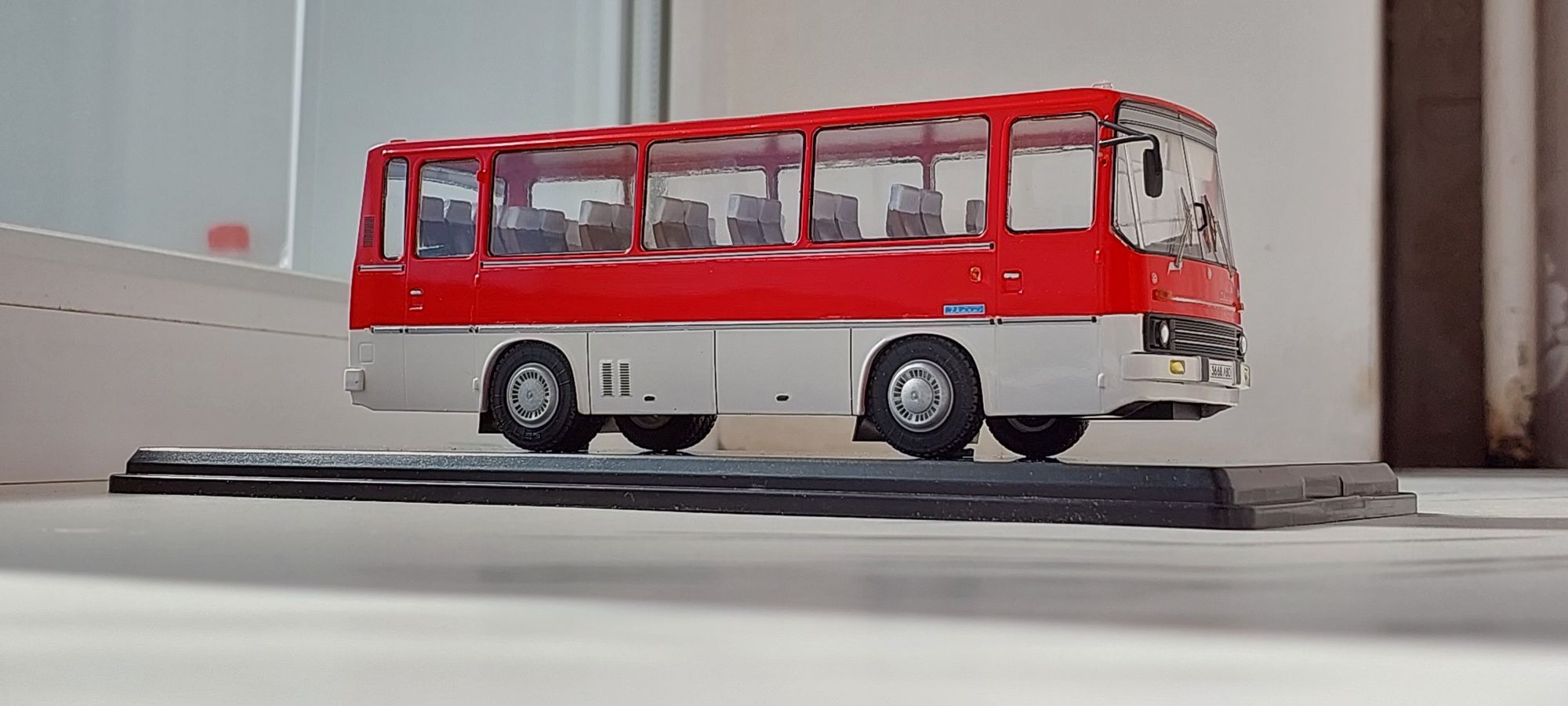 Модель Икарус-211,ручная работа