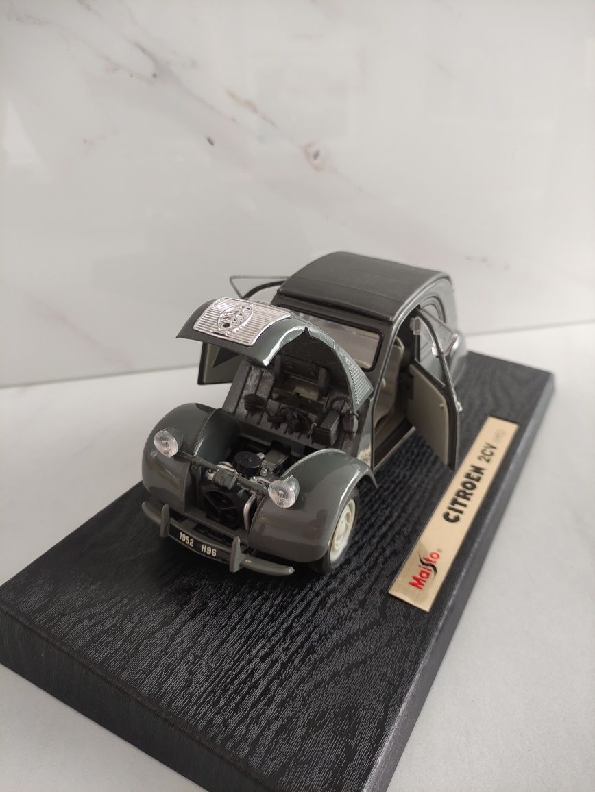 Model Citroen 2CV 1952 1:18 Pudełko Podstawka Tchibo Edition Klasyk