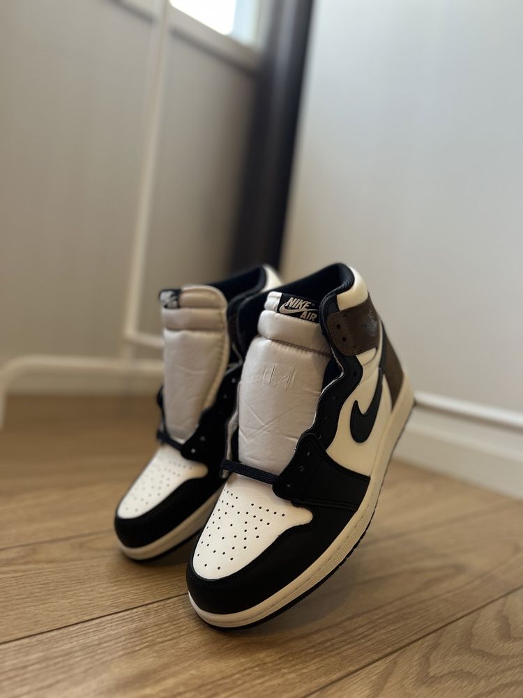 Air Jordan 1 Dark Mocha