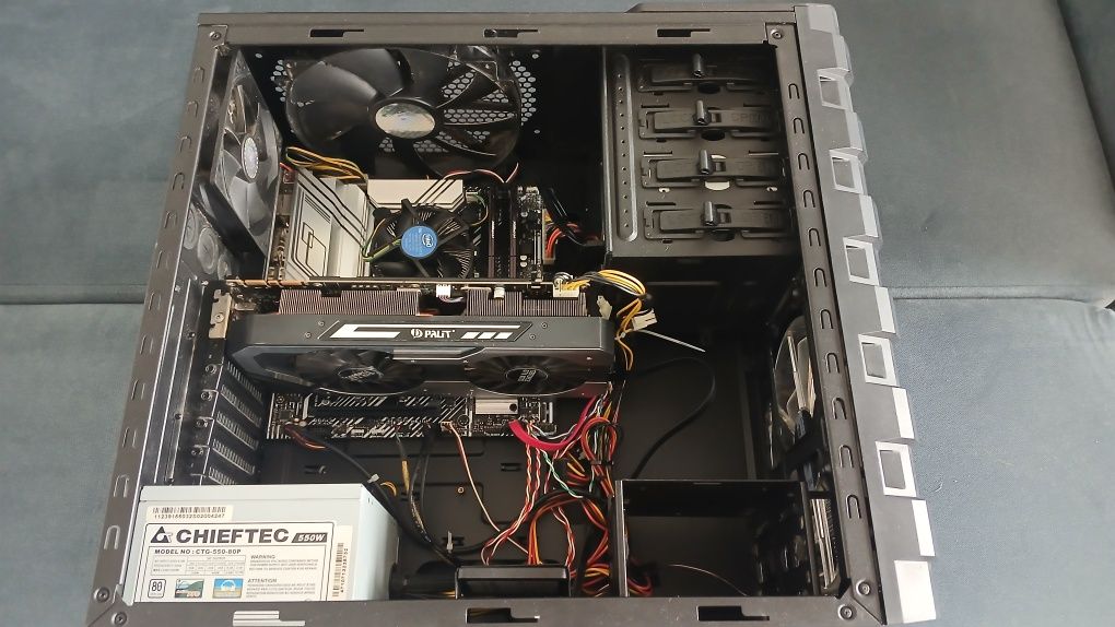 i7 7700--i3 10100 Ram DDR4 16Gb 3200Mhz GtX1070 8Gb RayTracing  SSD 1T
