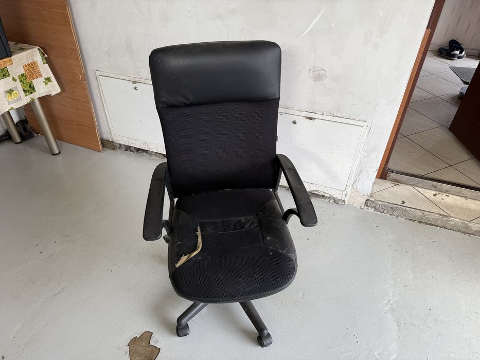 Fotel obrotowy biurowy