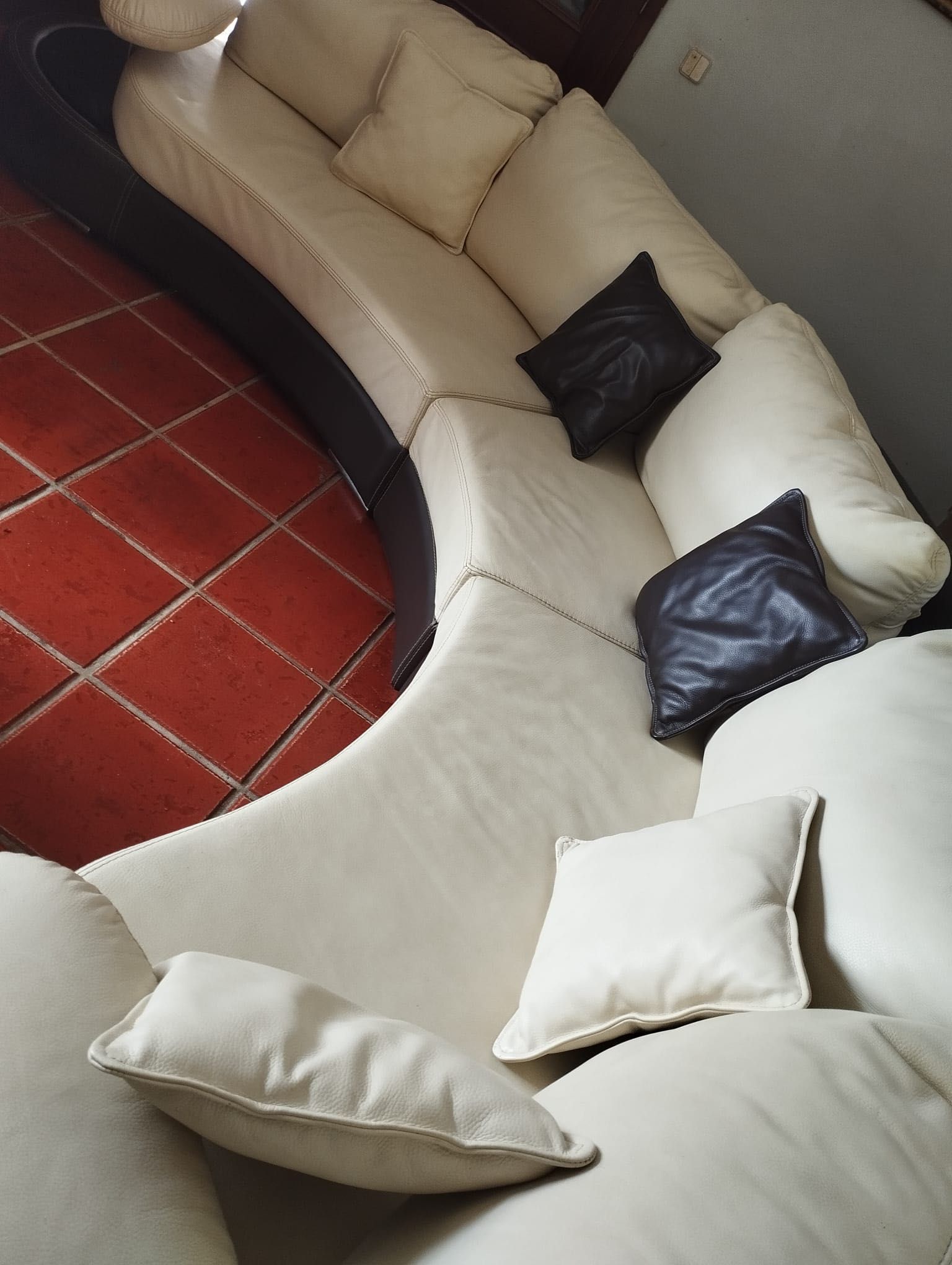 Sofa em pele como novo