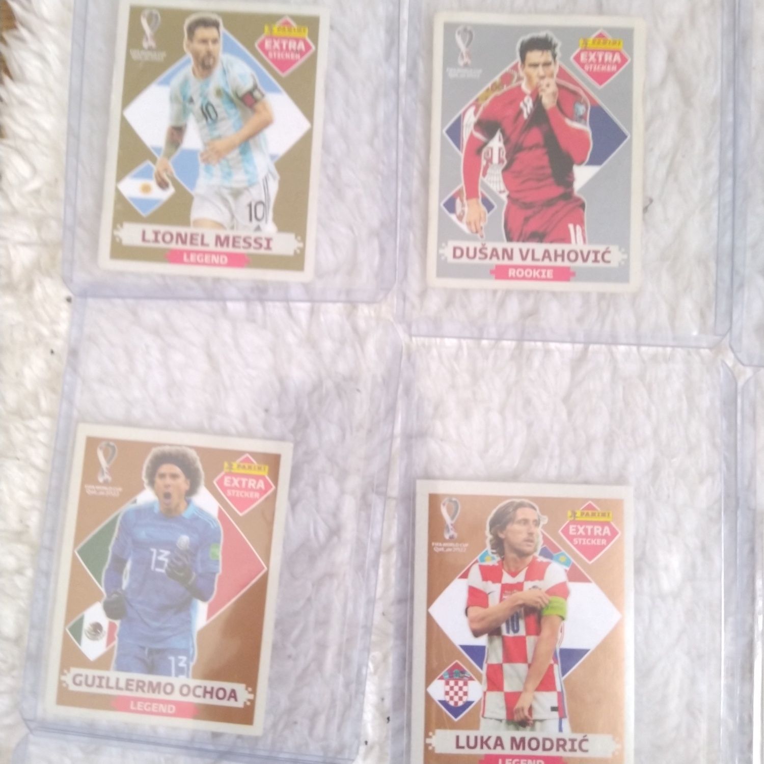 Cromos mundial FIFA 2022 Messi Modric Eriksen Son Suarez Ochoa Vlaovic