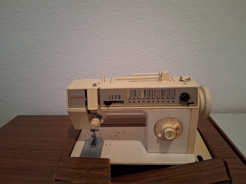 Maquina custura Singer