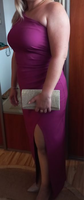 Sukienka długa w kolorze ciemny róż