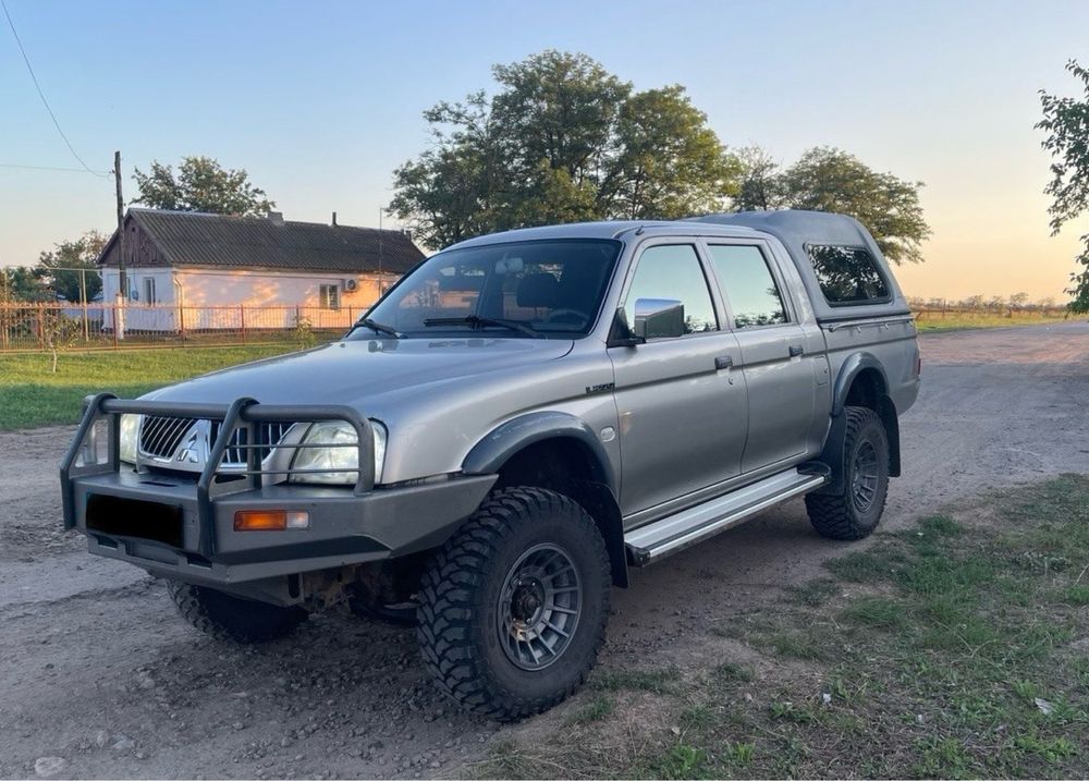 Кунг на Mitsubishi L200 3 покоління (1996-2006).