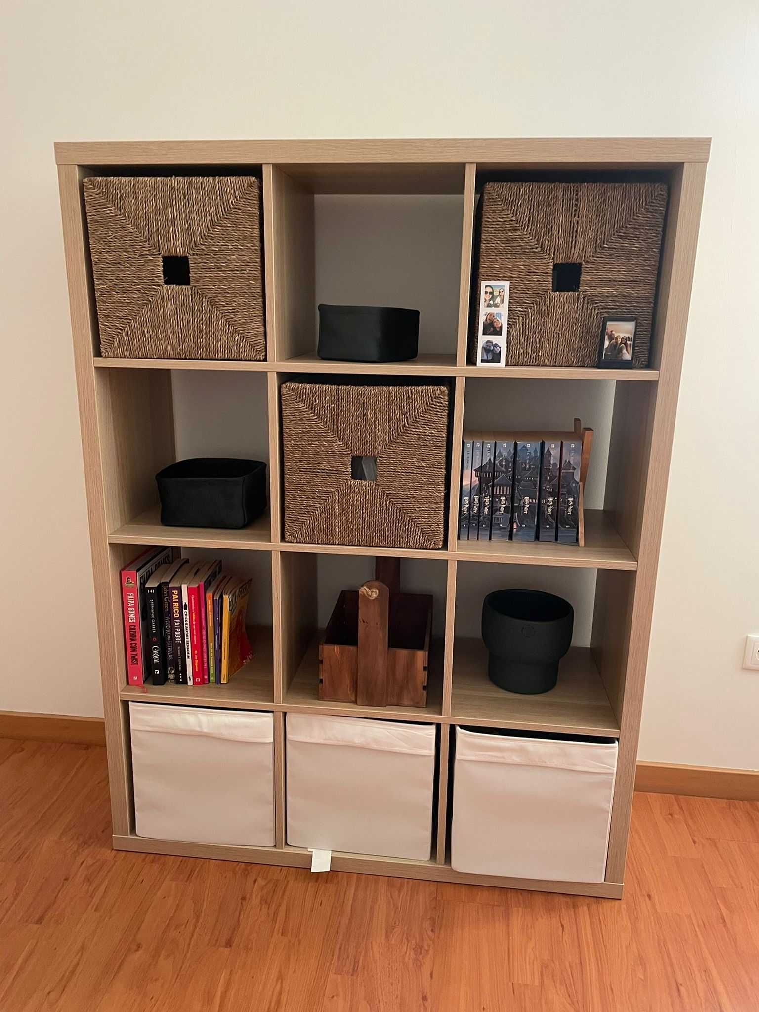 Conjunto estantes e mesa TV KALLAX IKEA