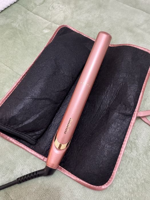 Prancha de cabelo com estojo