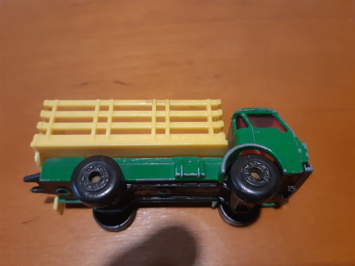 Matchbox Superfast Cattle Truck nr 71 resorak, autko