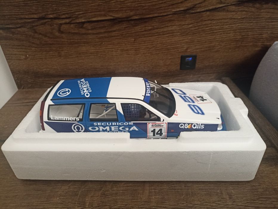 Volvo 850 BTCC - otto 1/18